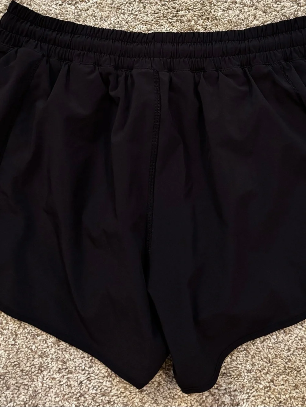LULULEMON Hotty Hot low rise lined shorts. Size 10 tall.